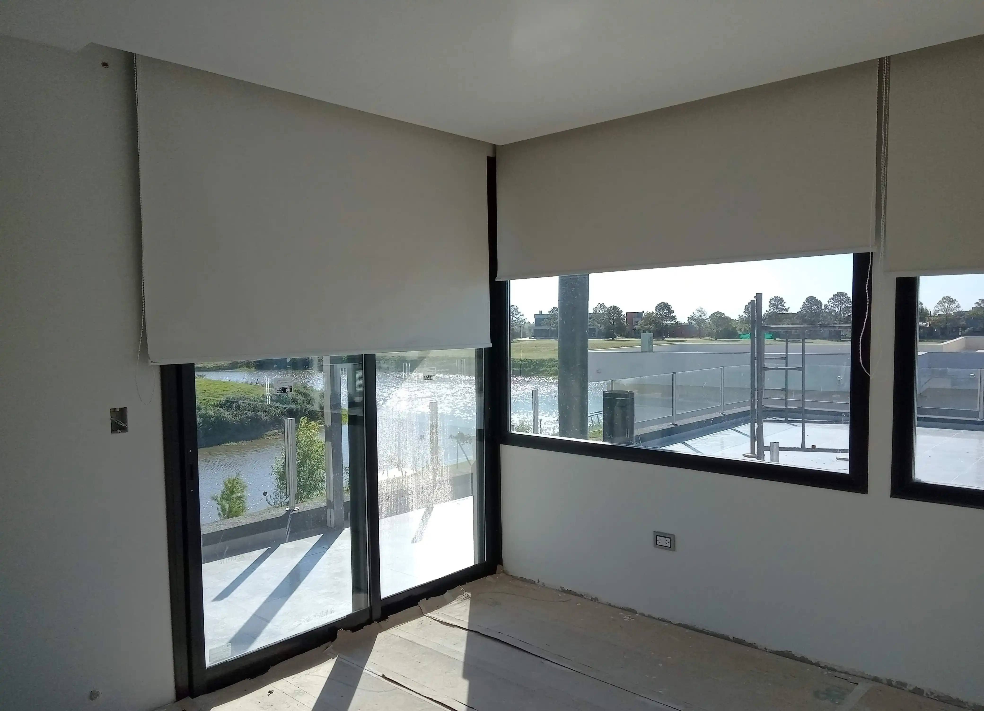 Roller / Blackout - ejemplo 2